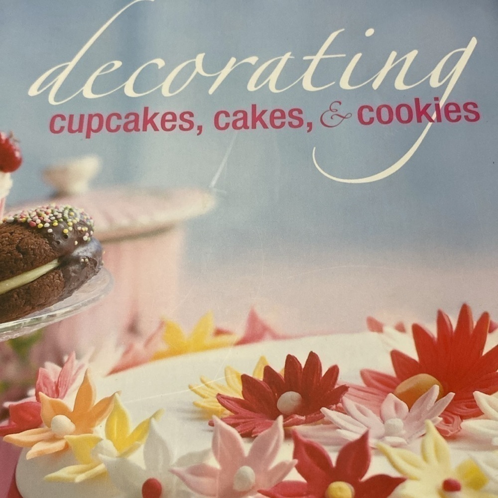 Decorating Cupcakes Cakes & Cookies Hardcover Cookbook by Annie Rigg 2010 New - Picture 3 of 11